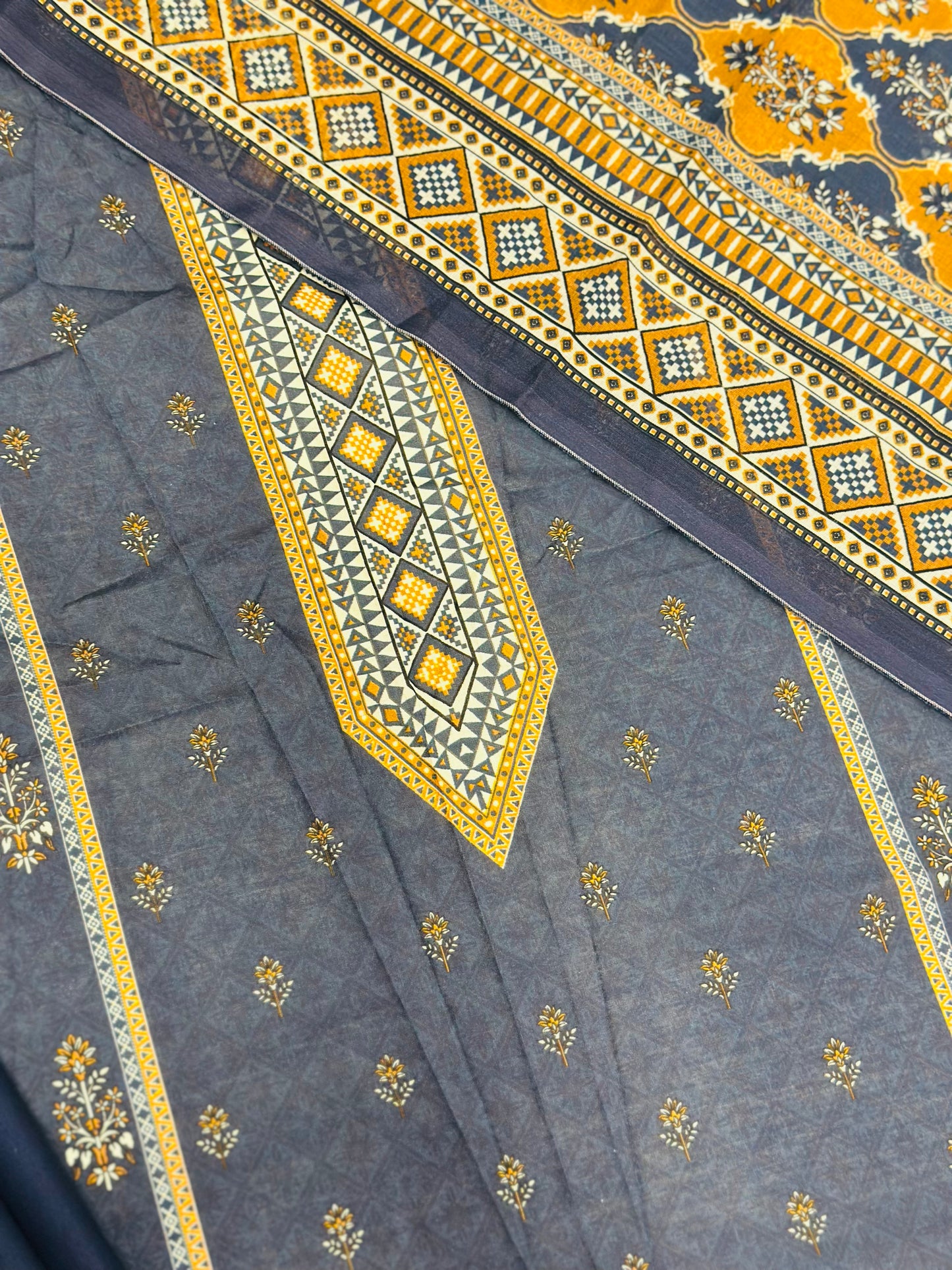 BINSAEED PRINTED LAWN 3-PIECE