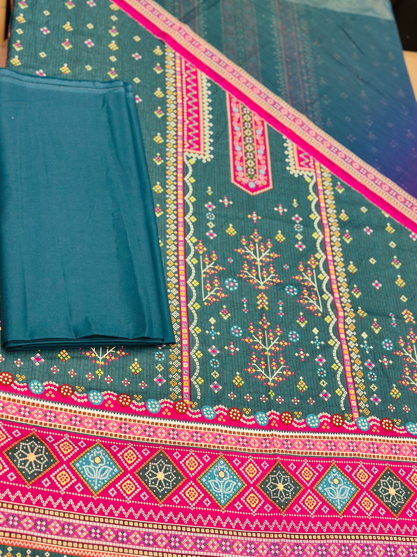 BINSAEED PRINTED LAWN 3-PIECE